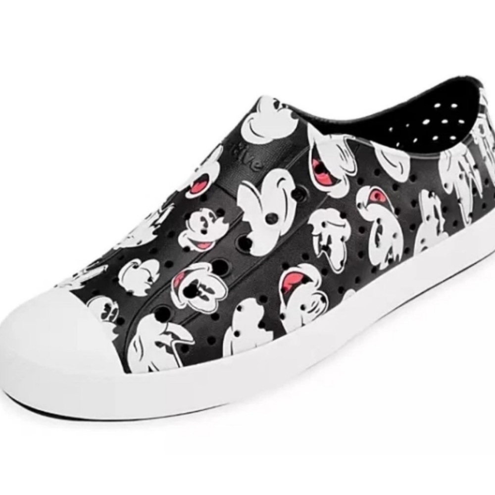 NWT Disney X Native Mickey Mouse Shoes Size M-8 & W-10.